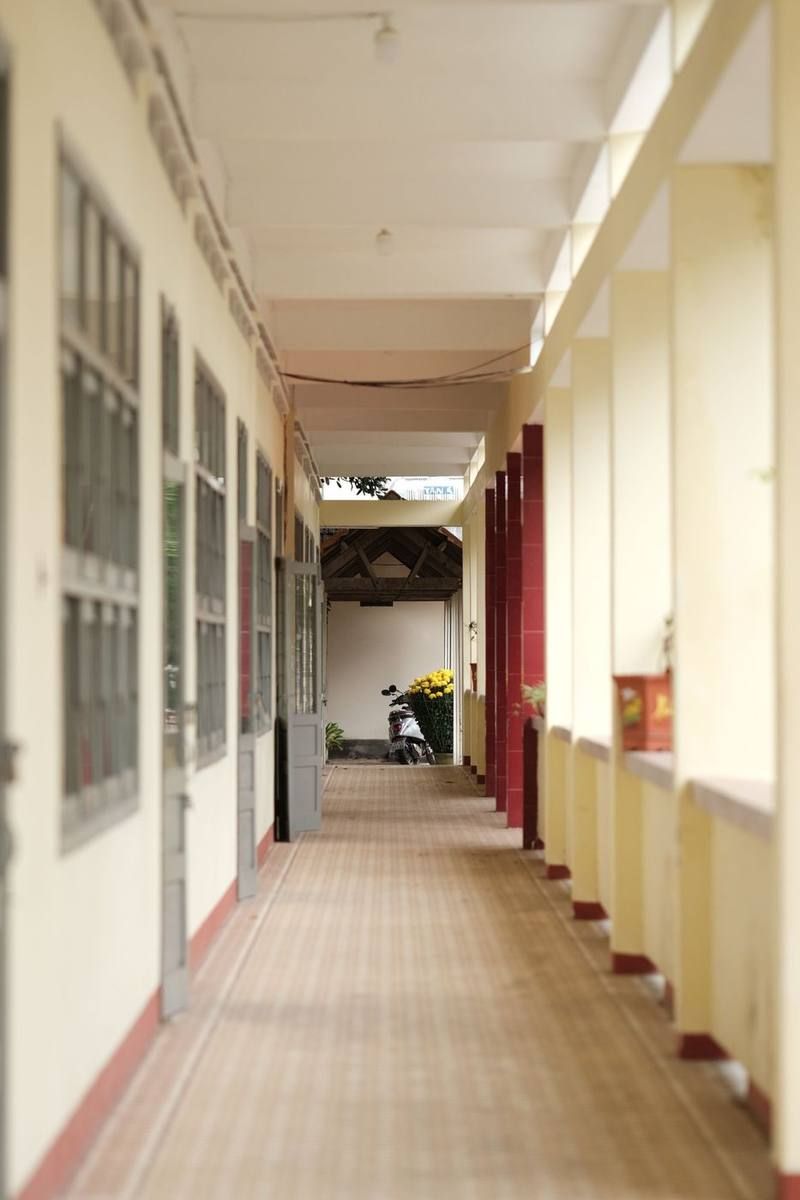 Clean school corridor